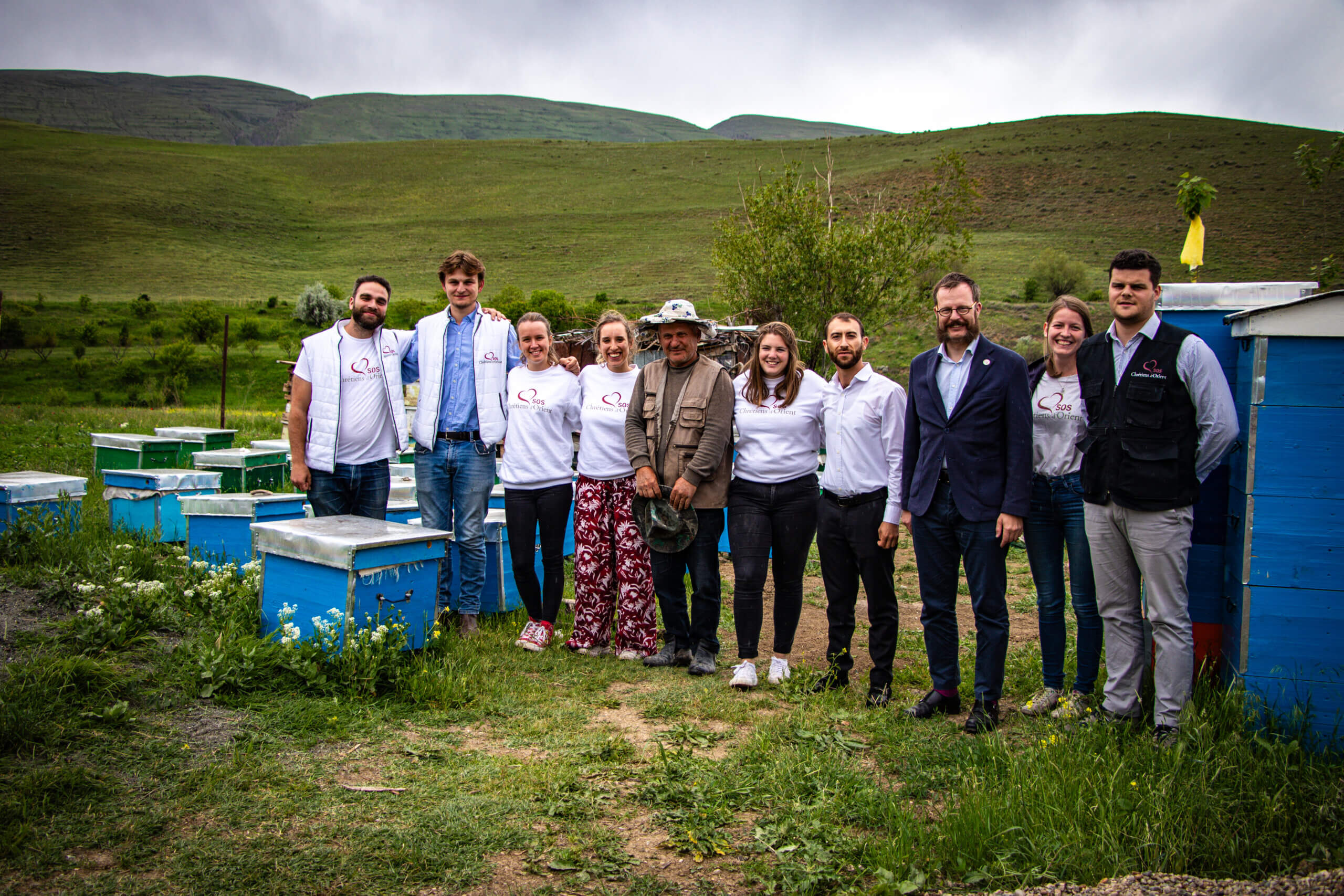 sos-chretiens-orient-armenie-volontaires-benjamin-blanchard-directeur-general-apiculture