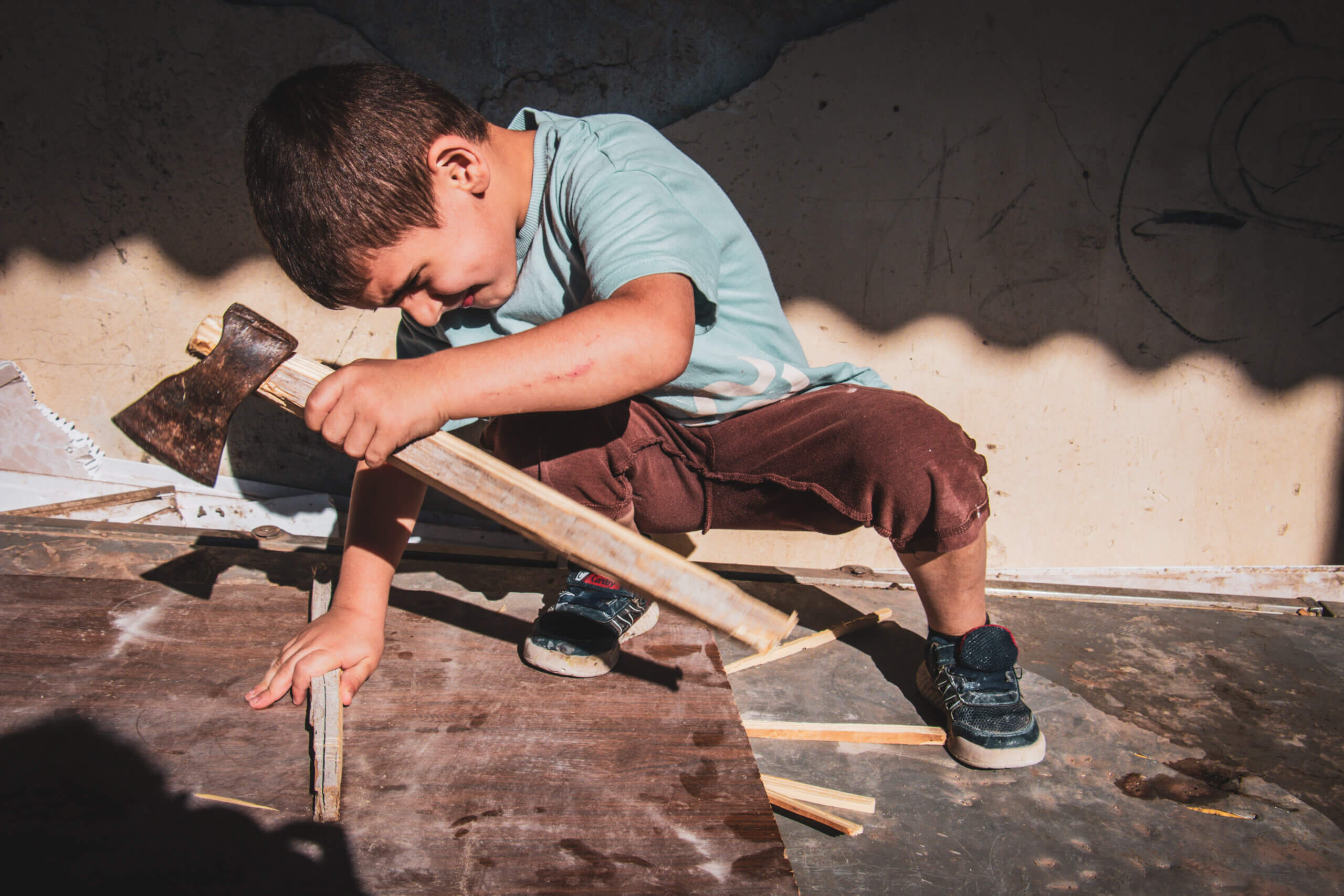 sos-chretiens-orient-armenie-enfant-renovation-maison