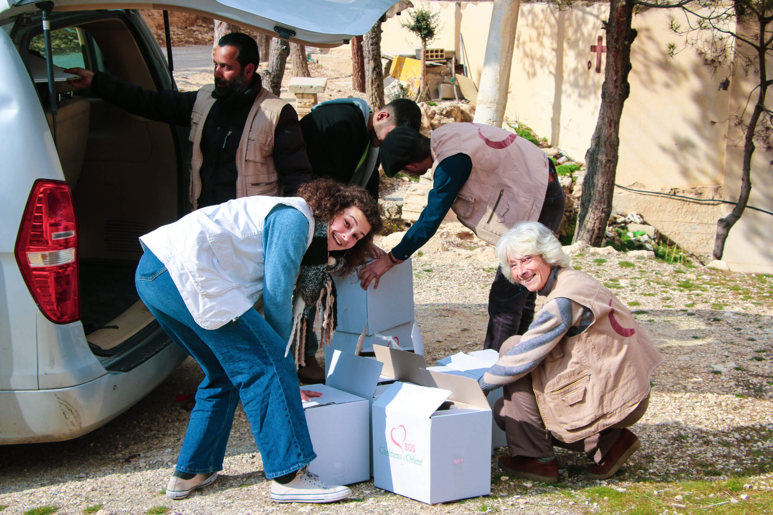 sos-chretiens-orient-syrie-volontaire-donation-colis-familles-alep