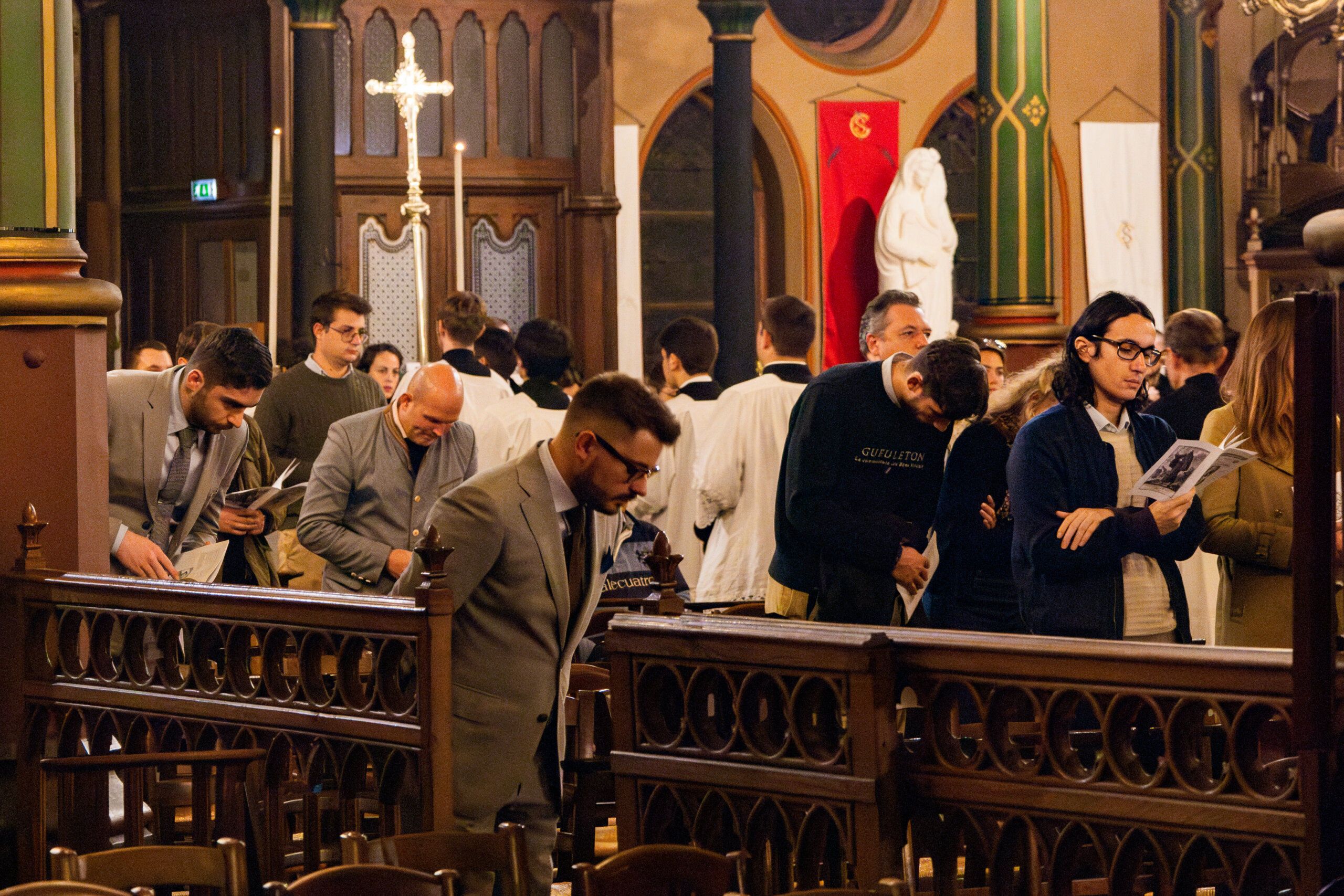 sos-chretiens-orient-paris-fraternite-sainte-vincent-ferrier-eglise-saint-eugene-sainte-cecile-fideles-consecration